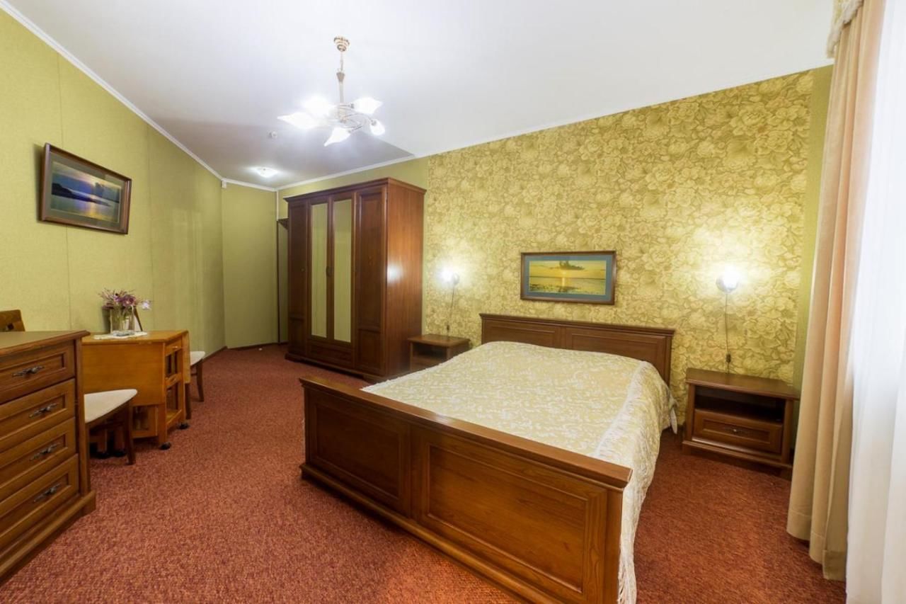 Отель Hotel Premyer Трускавец