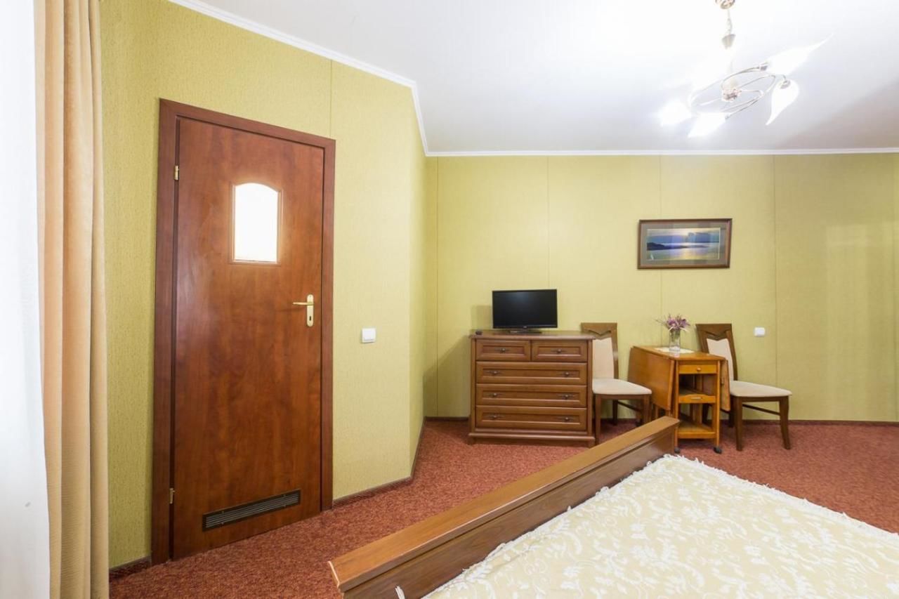 Отель Hotel Premyer Трускавец