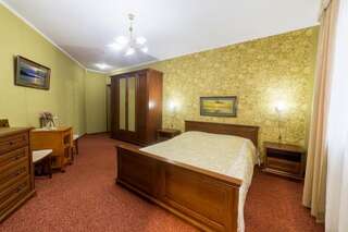 Отель Hotel Premyer Трускавец Двухместный номер Делюкс с 1 кроватью-3
