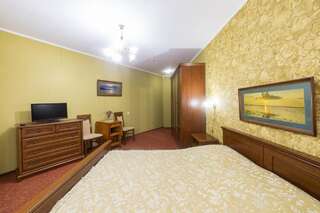 Отель Hotel Premyer Трускавец Двухместный номер Делюкс с 1 кроватью-4
