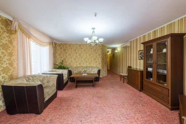 Отель Hotel Premyer Трускавец-11